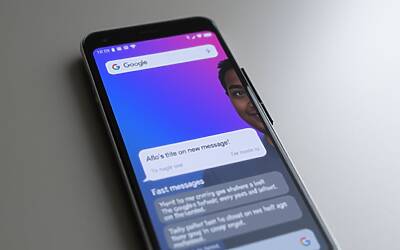 Google Messaggi introduce nuove funzionalità con intelligenza artificiale per migliorare l'esperienza