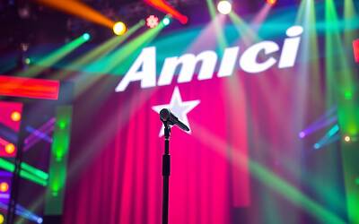 Maria De Filippi annuncia nuovi giudici per Amici: possibile arrivo di Amadeus