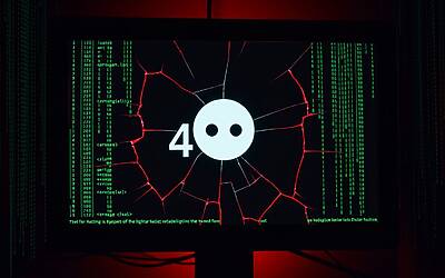 Attacco informatico: analisi approfondita su 4chan e le sue conseguenze devastanti