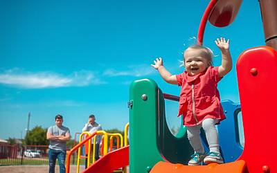 Ipercontrollo e salute mentale: come la sovra-protezione influisce sul benessere dei bambini e sulle loro emozioni