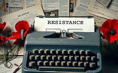 Marco Damilano su Rai 3 racconta la Liberazione tra musica, testimonianze e volti del giornalismo e cultura