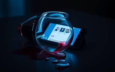 App di Dating e Alcol: Come Ho Smetto di Bere Eliminando le Delusioni dal Mio Cuore