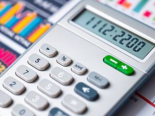 Calcolo base imponibile IMU 2025 per case, terreni e aree edificabili: guida completa aggiornata