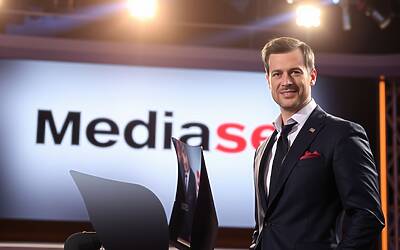 Palinsesti Mediaset 2025-2026 aggiornamenti esclusivi cambio canale del noto volto televisivo