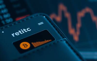Bitcoin perde terreno mentre gli ETF registrano deflussi e l'attività sulla rete si riduce significativamente