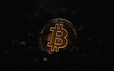 Trump apre la pensione agli investimenti in criptovalute per un futuro finanziario sicuro