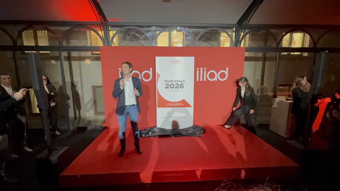 “Piatti Chiari”: la guida gastronomica di iliad che porta in tavola la trasparenza “Piatti Chiari”: la guida gastronomica di iliad che porta in tavola la trasparenza