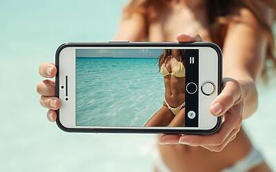 Chatbot OpenAI e Google: rischi per la privacy delle donne nelle foto trasformate in bikini