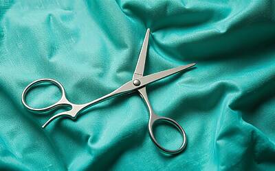 Infermieri e chirurghi: il vero motivo scientifico sorprendente dietro i camici verdi che non ti aspettavi