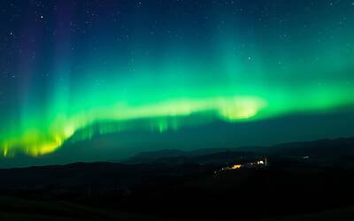 Aurora boreale in Italia spettacolo straordinario: come la super tempesta solare trasforma i nostri cieli