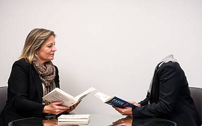 Daria Bignardi sorpresa in diretta televisiva accetta l’offerta della Clerici e valuta un ritorno in Rai