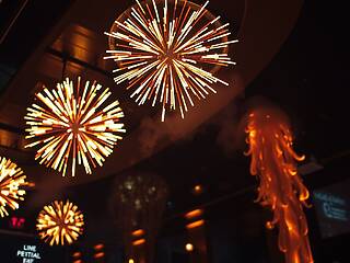 Discoteca di Crema chiusa: incendio negli addobbi al soffitto scatena stop improvviso e polemiche