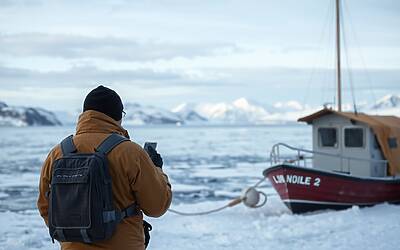 Groenlandia, l’opuscolo anti-crisi che prepara i cittadini tra emergenze energetiche, difesa personale e pesca