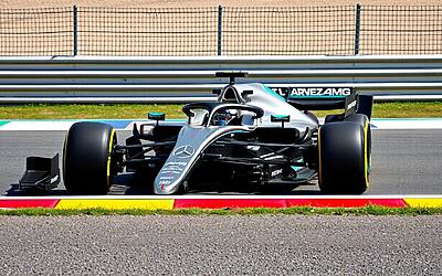 Mercedes-AMG presenta la monoposto di Formula 1 e rafforza l’alleanza tecnologica strategica con Microsoft