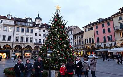 Natale in Piazza di Lugano sorprende con eventi imperdibili e atmosfera magica che conquista tutta la città