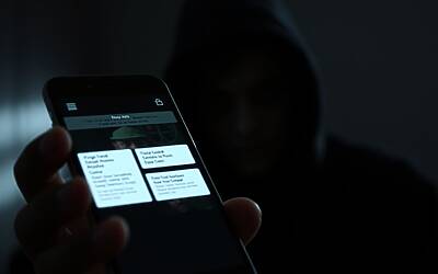 Smartphone, l’autorizzazione che apre la porta alle truffe: il rischio nascosto che nessuno ti dice