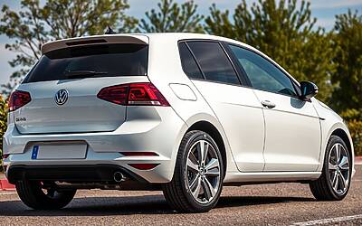 Volkswagen Golf batte Fiat 500 nell’usato italiano e sorprende il mercato