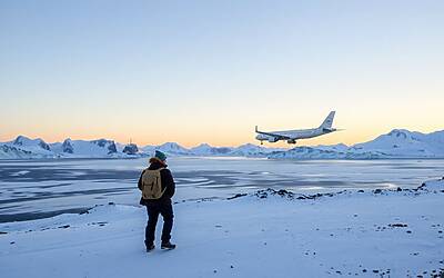 Von der Leyen si concentra su Bruxelles, coinvolge Ue in una nuova strategia di investimento in Groenlandia.