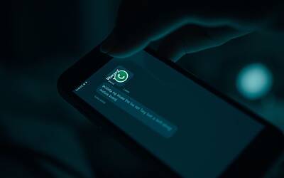 WhatsApp svela la verità sulla truffa della ballerina: segnali decisivi e mosse rapide per proteggerti