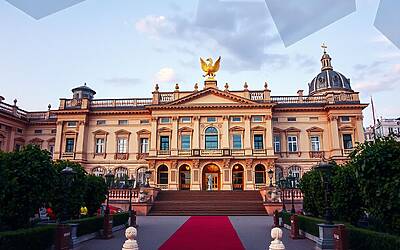 Andrea travolto da nuova accusa di sfruttamento sessuale, Palazzo reale trema