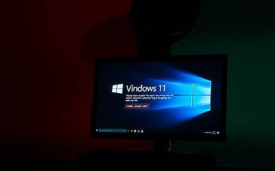 Facebook promuove falso upgrade Windows che sottrae password agli utenti