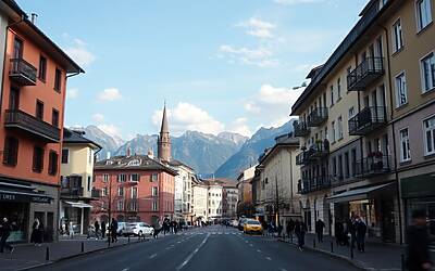 Lugano sconvolta dal dramma di Crans Montana, città in silenzio