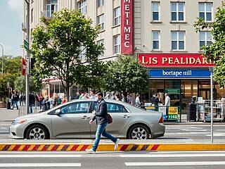 Mediaset cita Corona per maxi risarcimento da 160 milioni di euro