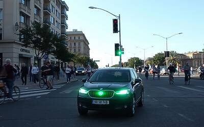 Nuove auto adottano luce verde dedicata ai veicoli a guida autonoma