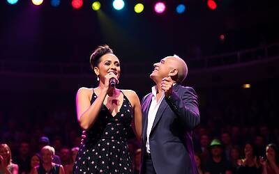 Sanremo 2026 terza serata, superospiti internazionali e Big in gara