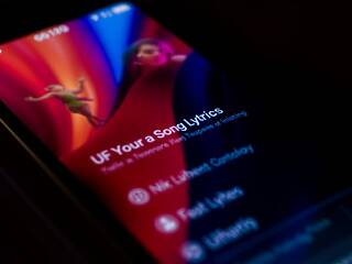 YouTube Music testa l’accesso ai testi delle canzoni solo a pagamento