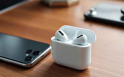 Apple aggiorna il firmware di AirPods Pro 3, AirPods Pro 2 e AirPods 4 migliorando stabilità e prestazioni
