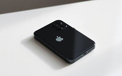 Apple presenta iPhone 17e economico per rilanciare le vendite globali