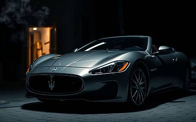 Assicurazioni incendi sotto accusa per risarcimenti dirottati al leasing di auto di lusso Maserati