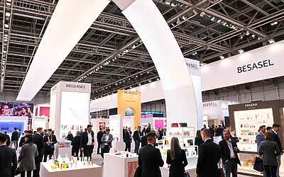 Commissione europea richiama le piattaforme per adulti: stop agli accessi dei minori o scatteranno sanzioni