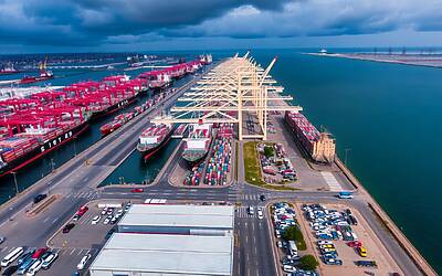 Conflitto mediorientale frena bruscamente la corsa export dell’auto cinese