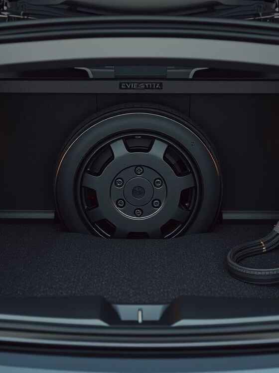 Costruttori auto eliminano la ruota di scorta: i veri motivi tra sicurezza, costi e tecnologie runflat