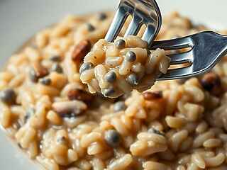 Donna si rompe due denti per sassolini nel risotto ai funghi ma il giudice respinge la richiesta