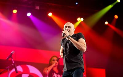 Eros Ramazzotti critica duramente Sal Da Vinci dopo iniziale apprezzamento