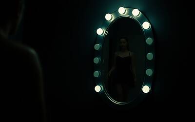 Fabrizio Corona torna in tv con Falsissimo tra polemiche e rivelazioni