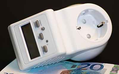 Fornitori luce e gas, cambio in 24 ore: come funziona lo switch rapido e quanto risparmi davvero