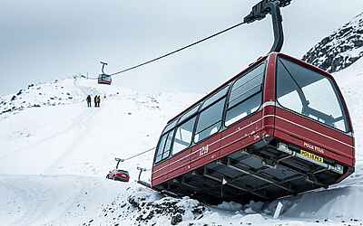 Funivia si schianta al suolo, passeggero intrappolato perde la vita nell’impatto