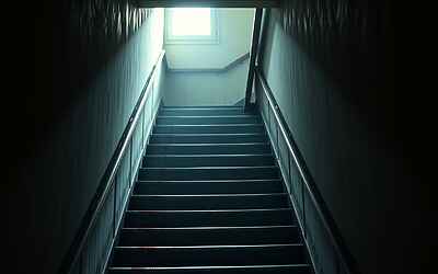 Garlasco, nuovi dubbi sulla condanna di Stasi: emergono evidenze trascurate e una foto decisiva