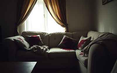 Garlasco svela nuovi dettagli sul divano e sull’orrore vissuto da Chiara Poggi