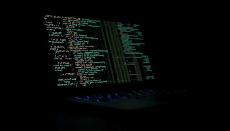 Intelligenza artificiale arma i cybercriminali e rende gli attacchi invisibili alle difese tradizionali