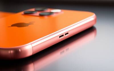 iPhone 17 Pro cambia colore inaspettatamente da arancione a rosa per un errore di impostazione