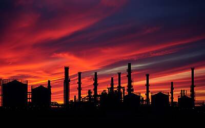 Iran in guerra, ecco perché il petrolio resta sotto quota cento