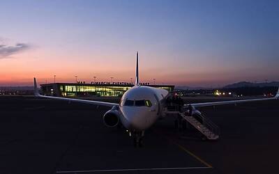 Italia evacua connazionali dall’Iran, primo volo atterra a Fiumicino