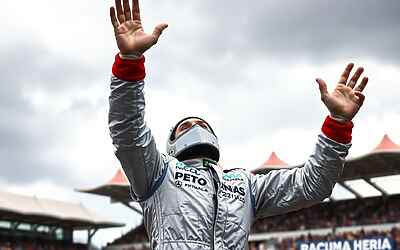 Kimi Antonelli domina in Giappone e rilancia l’Italia al vertice del Mondiale di Formula 1