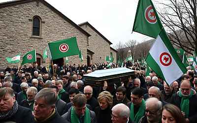 Lega in pellegrinaggio a Pontida per l’ultimo saluto a Bossi e al mito del Senatur