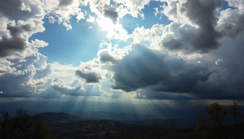 Meteo Pasqua e Pasquetta in bilico, anticiclone delle Azzorre fragile aumenta rischio piogge e instabilità